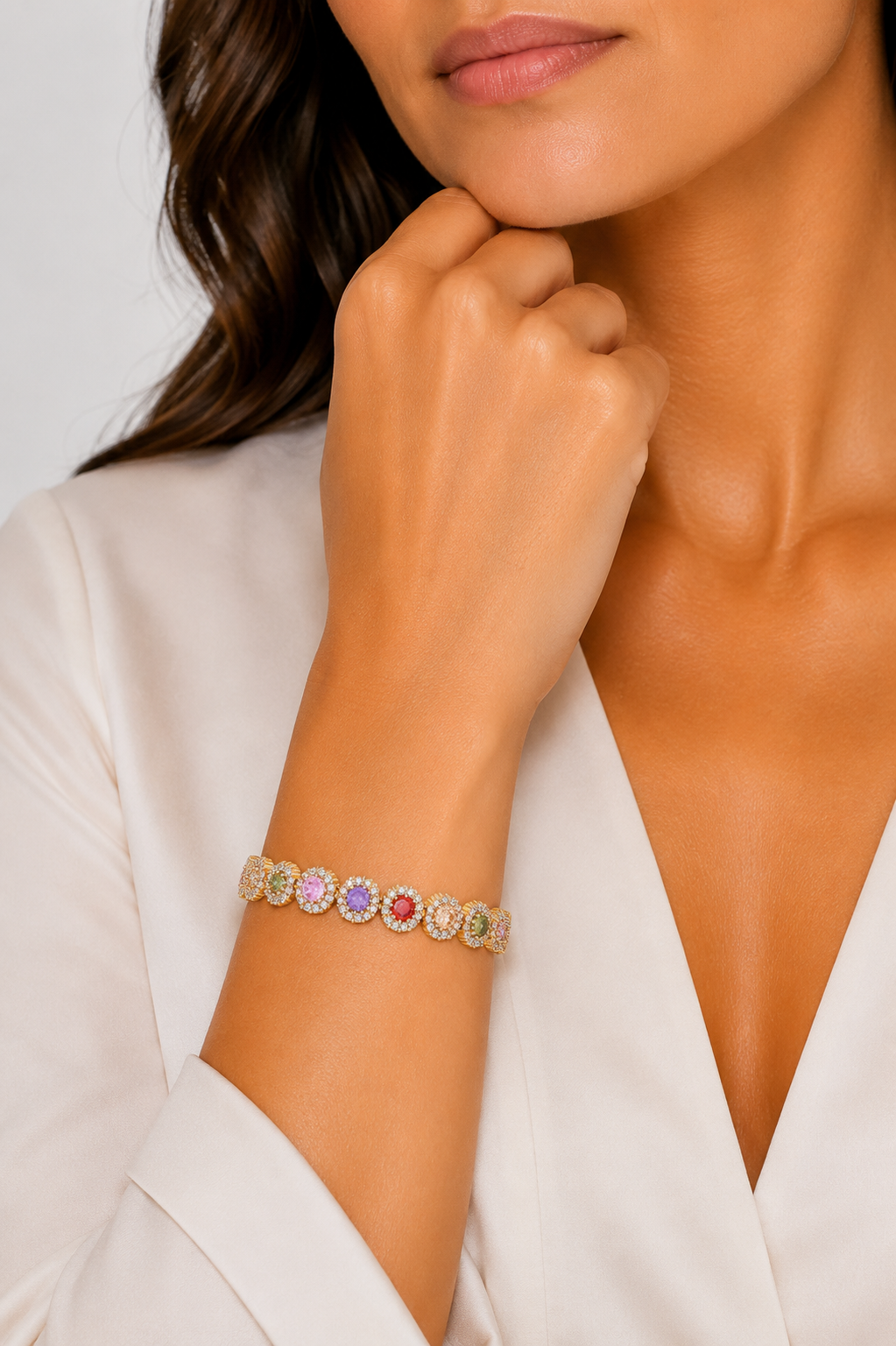 Goldenes Armband von Melusina Bijoux mit farbigen Zirkonen