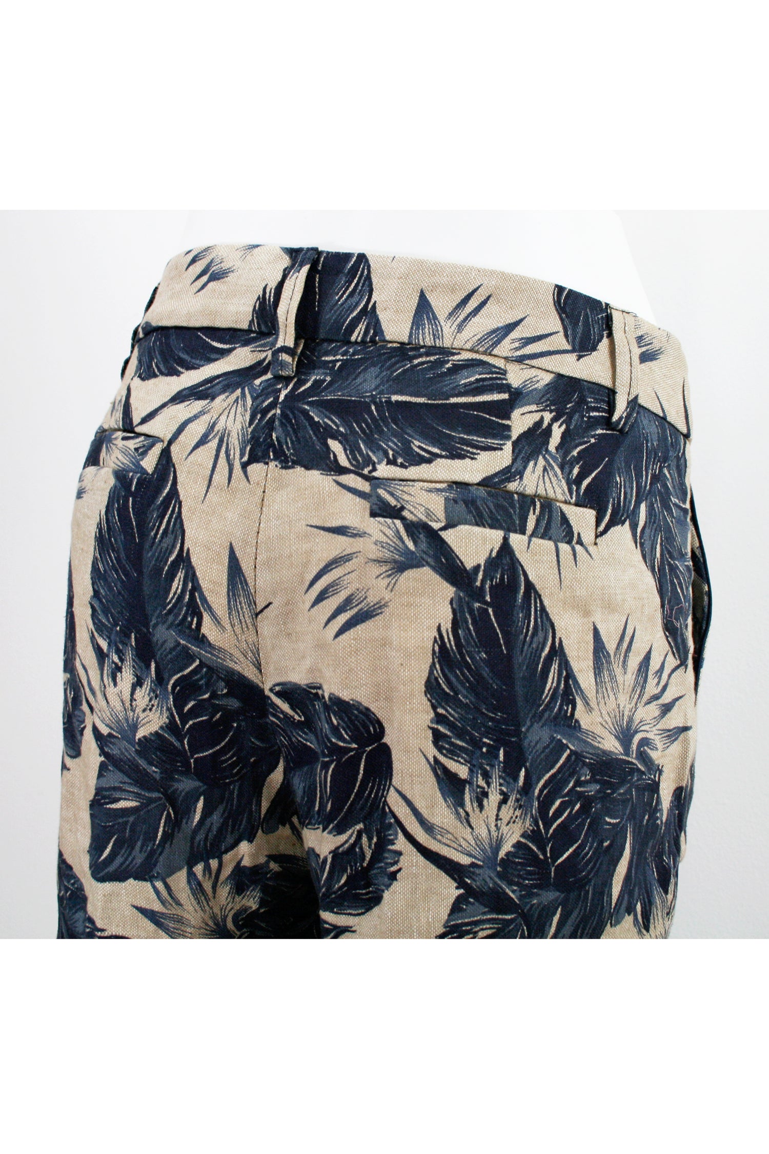 GIULIETTE BROWN Leinen-Chinohose mit Blattdruck