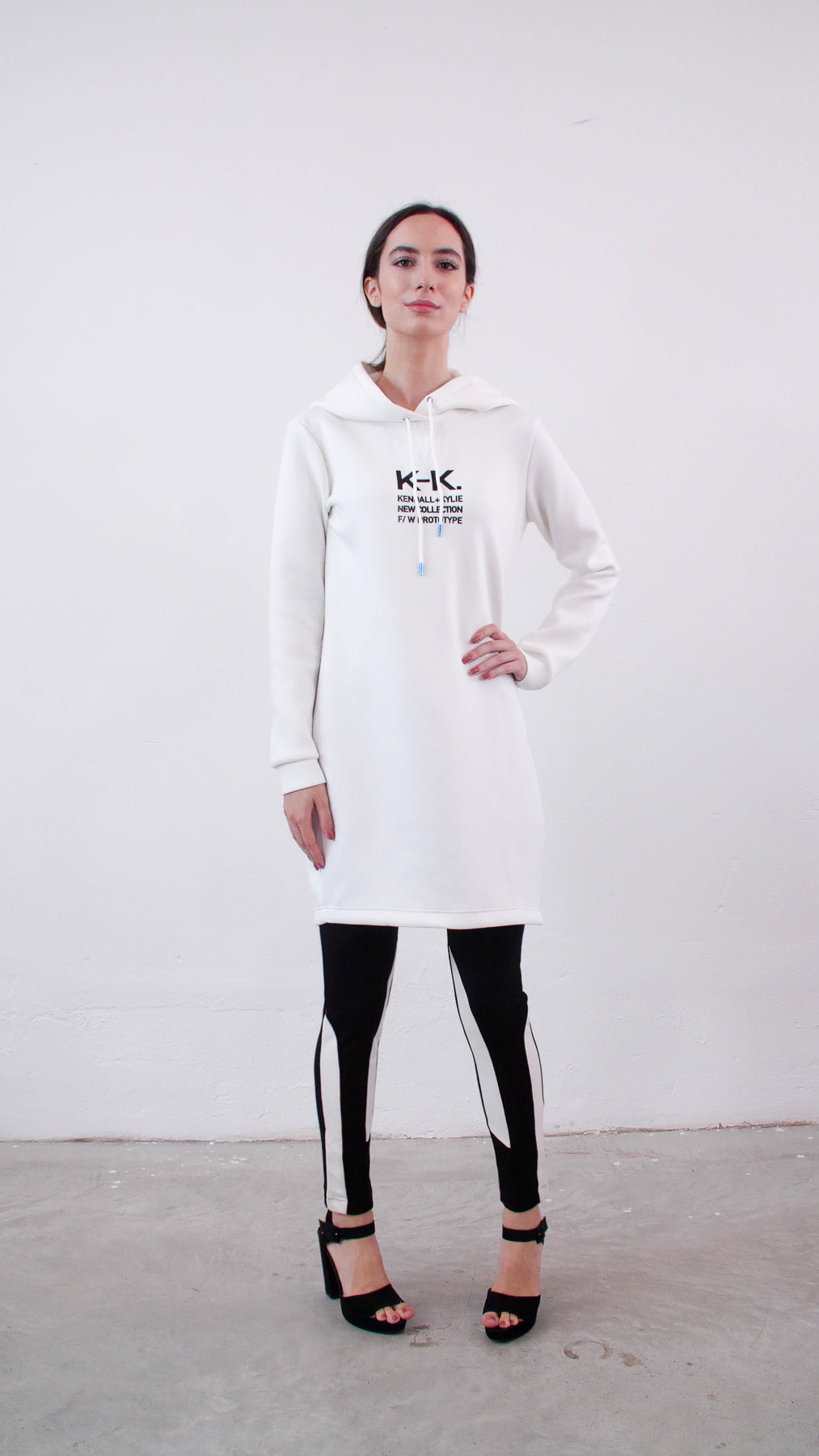 KENDALL AND KYLIE Langes Weiße Sweatshirt mit Seitenschlitz