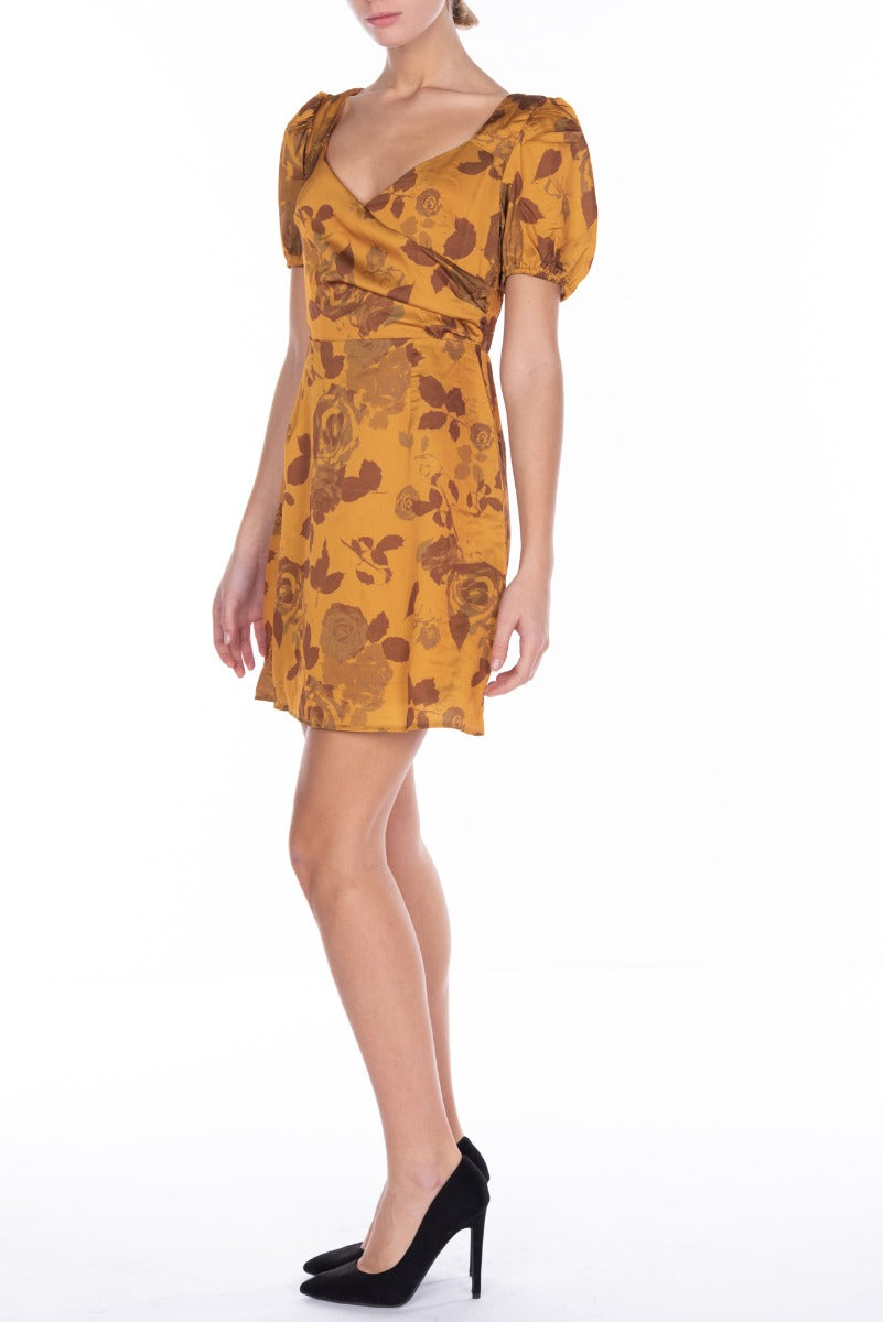 GLAMOURÖSES ockerfarbenes Blumen-Minikleid