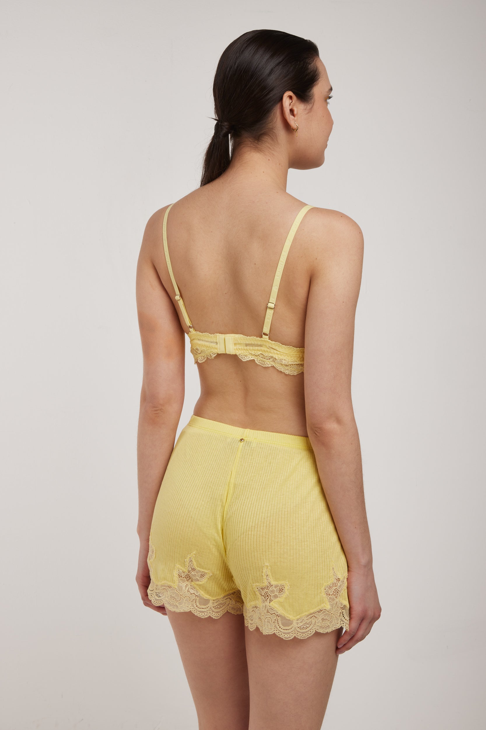 TWINSET Gelbe Spitzenshorts
