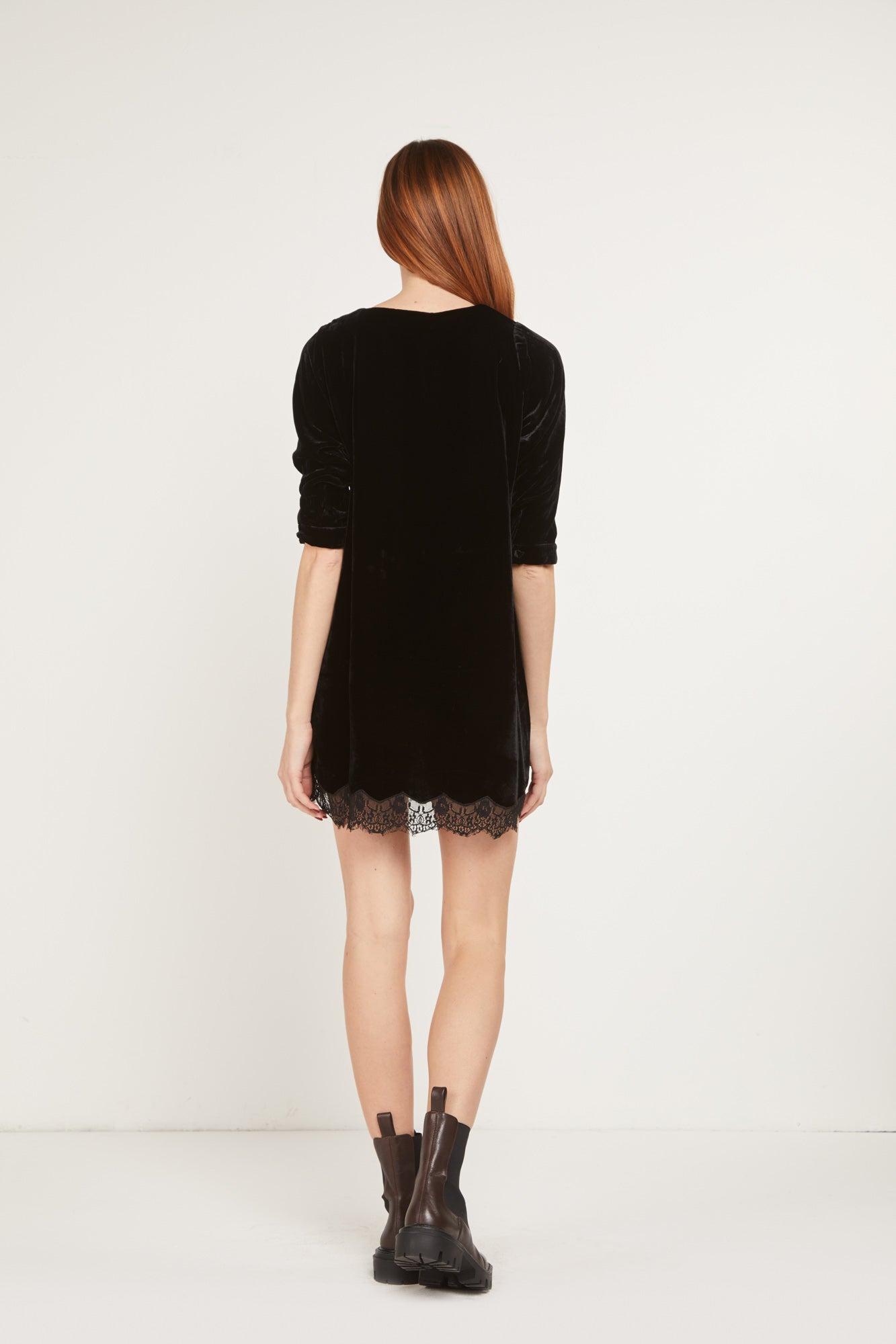 PRINCESSE LODO Schwarz Samtkleid