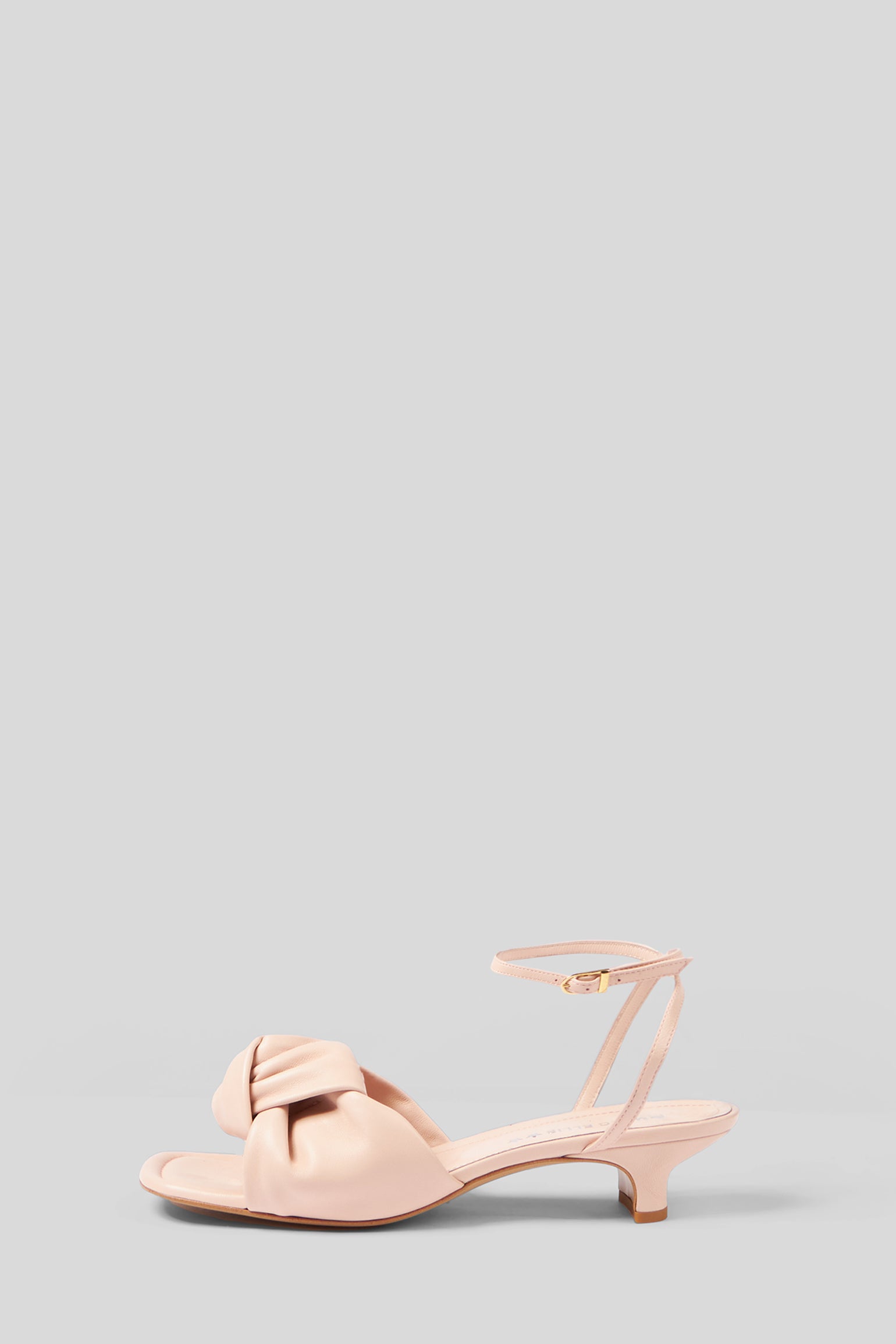 MARC ELLIS Sandale mit niedrigem Absatz und Mohnknoten