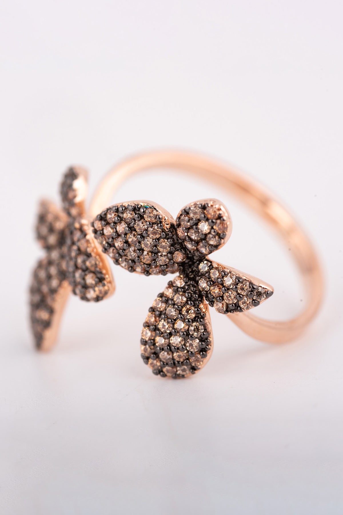 MELUSINA BIJOUX Doppelter Blumenring Champagner