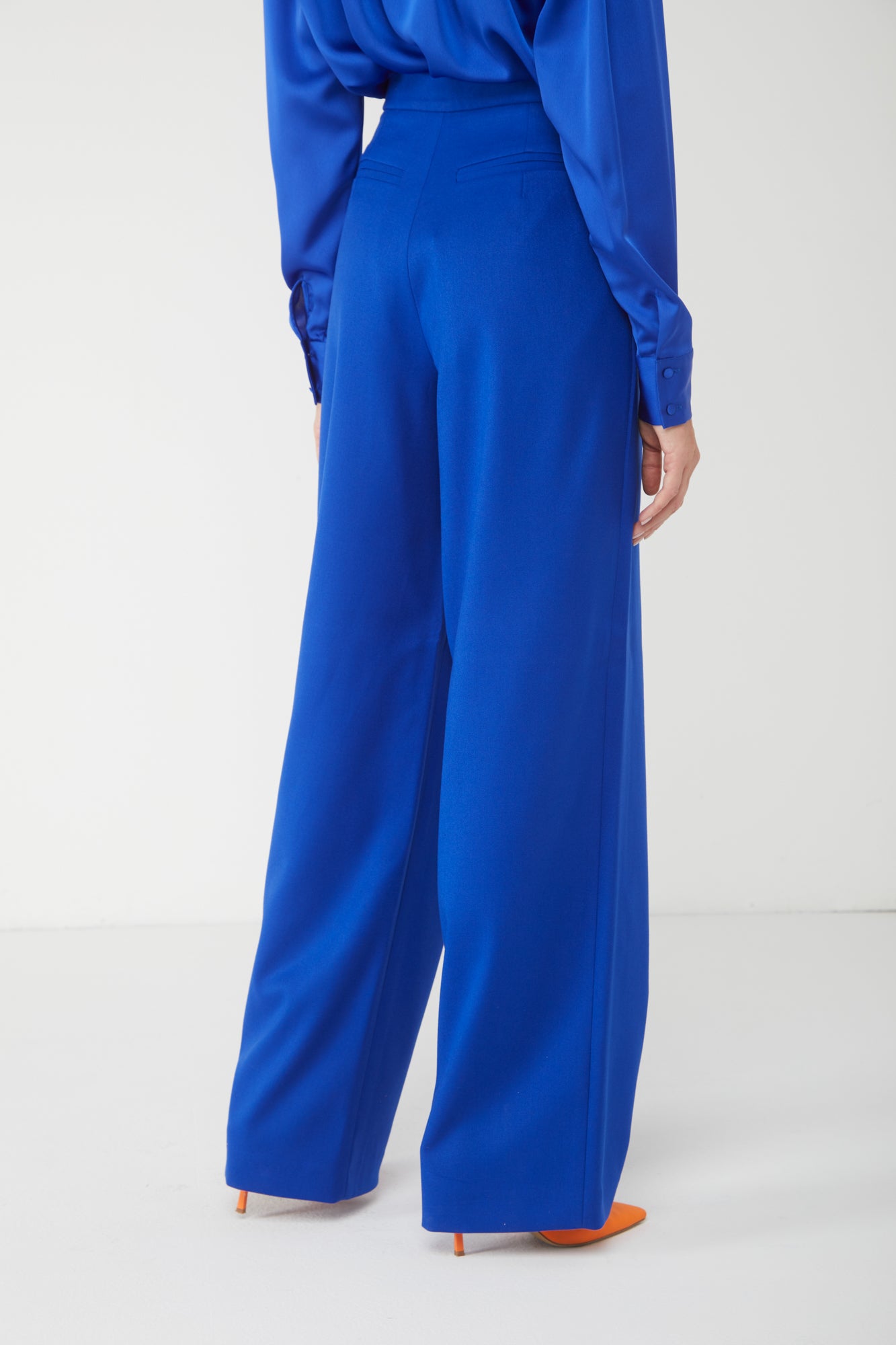 NINEMINUTES Hose The Crew Wool Blau