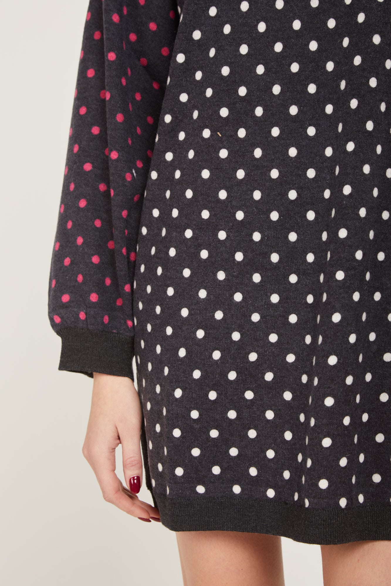 PRINCESSE LODO Schwarzer übergroßer Pullover Schwarz Weiße Tupfen