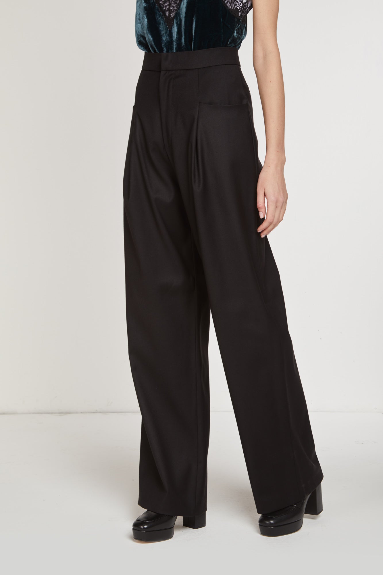 NINEMINUTES Hose The Crew Smocking Schwarz