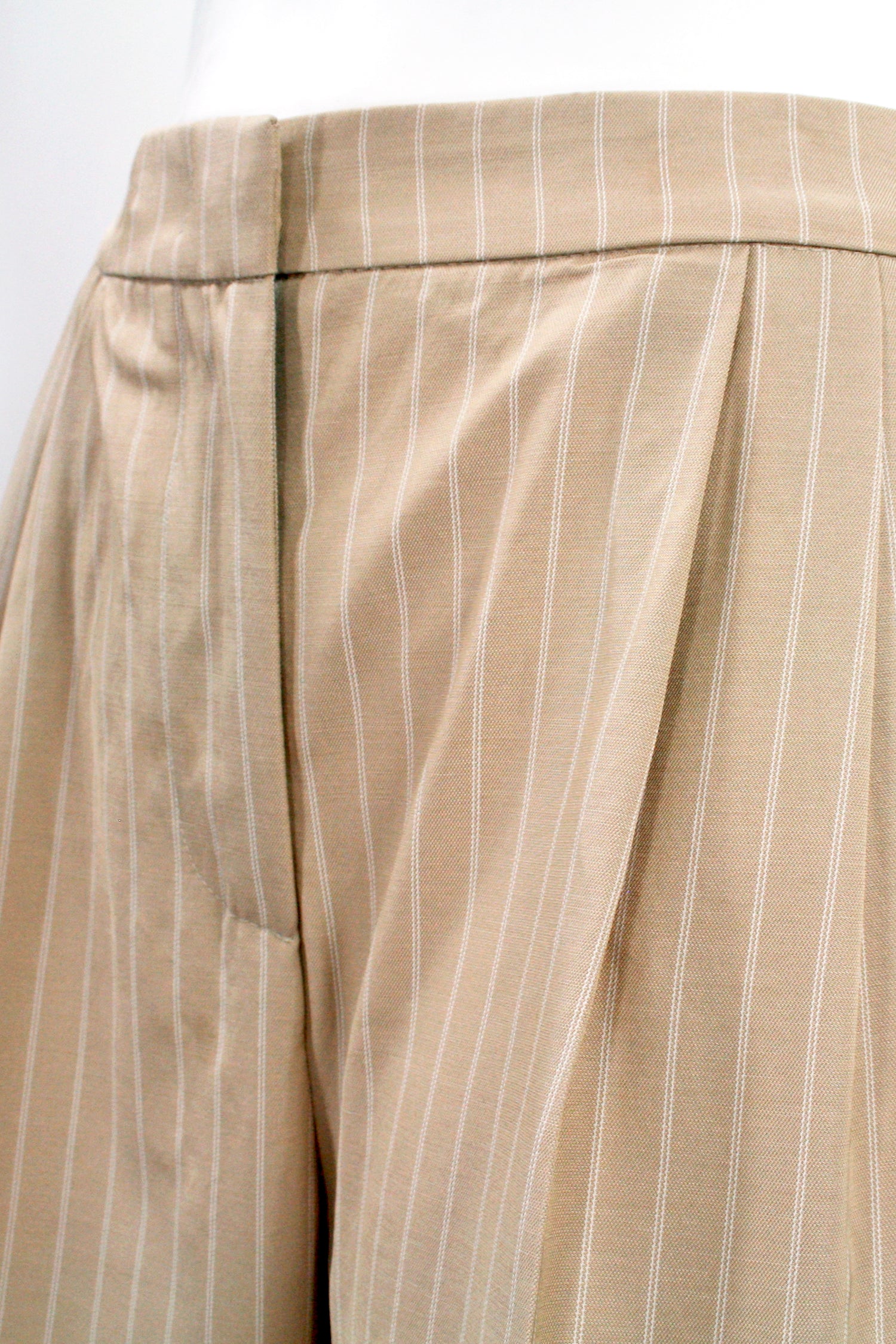 GIULIETTE BROWN Palazzo Pence Beige Nadelstreifenhose