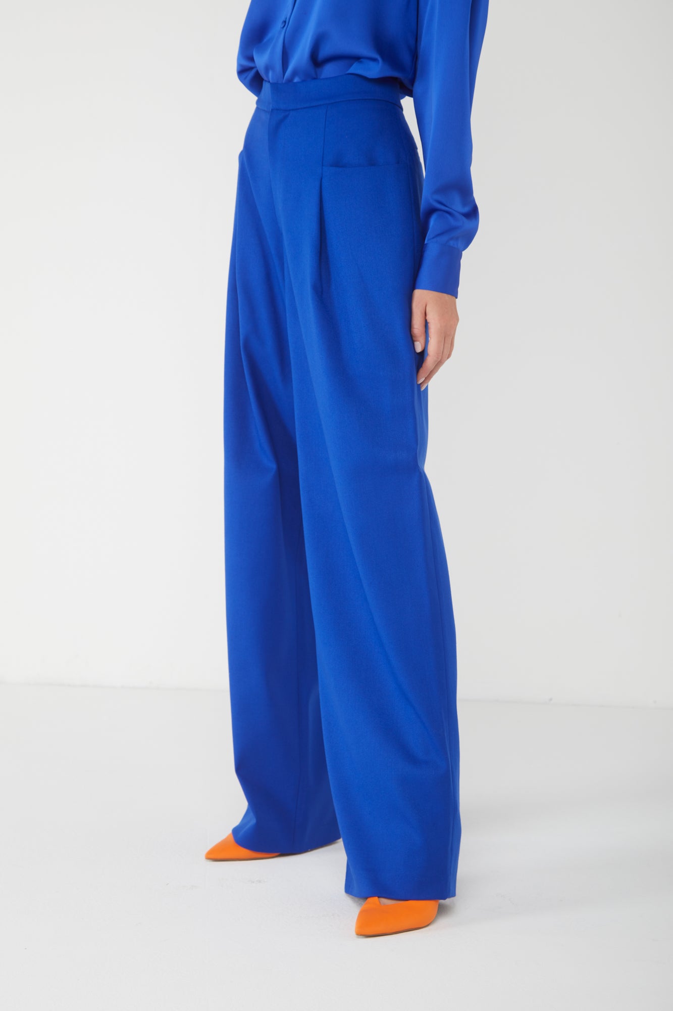 NINEMINUTES Hose The Crew Wool Blau