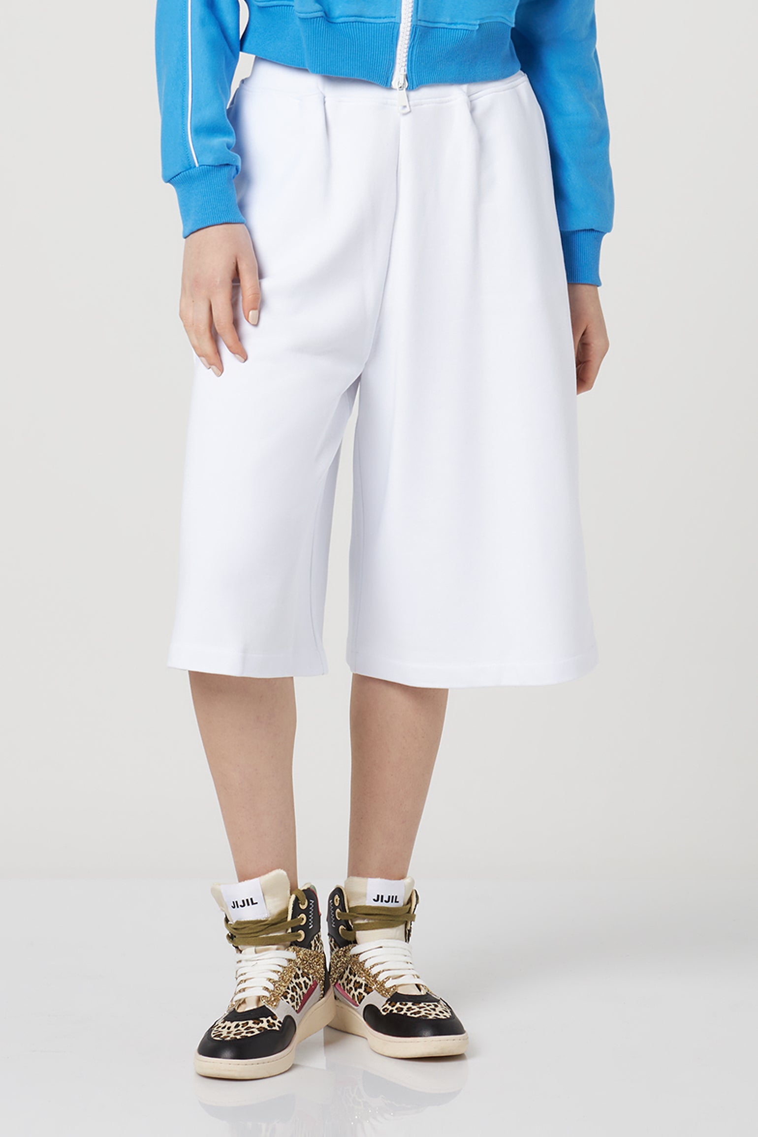 JIJIL Weiße Sportshorts