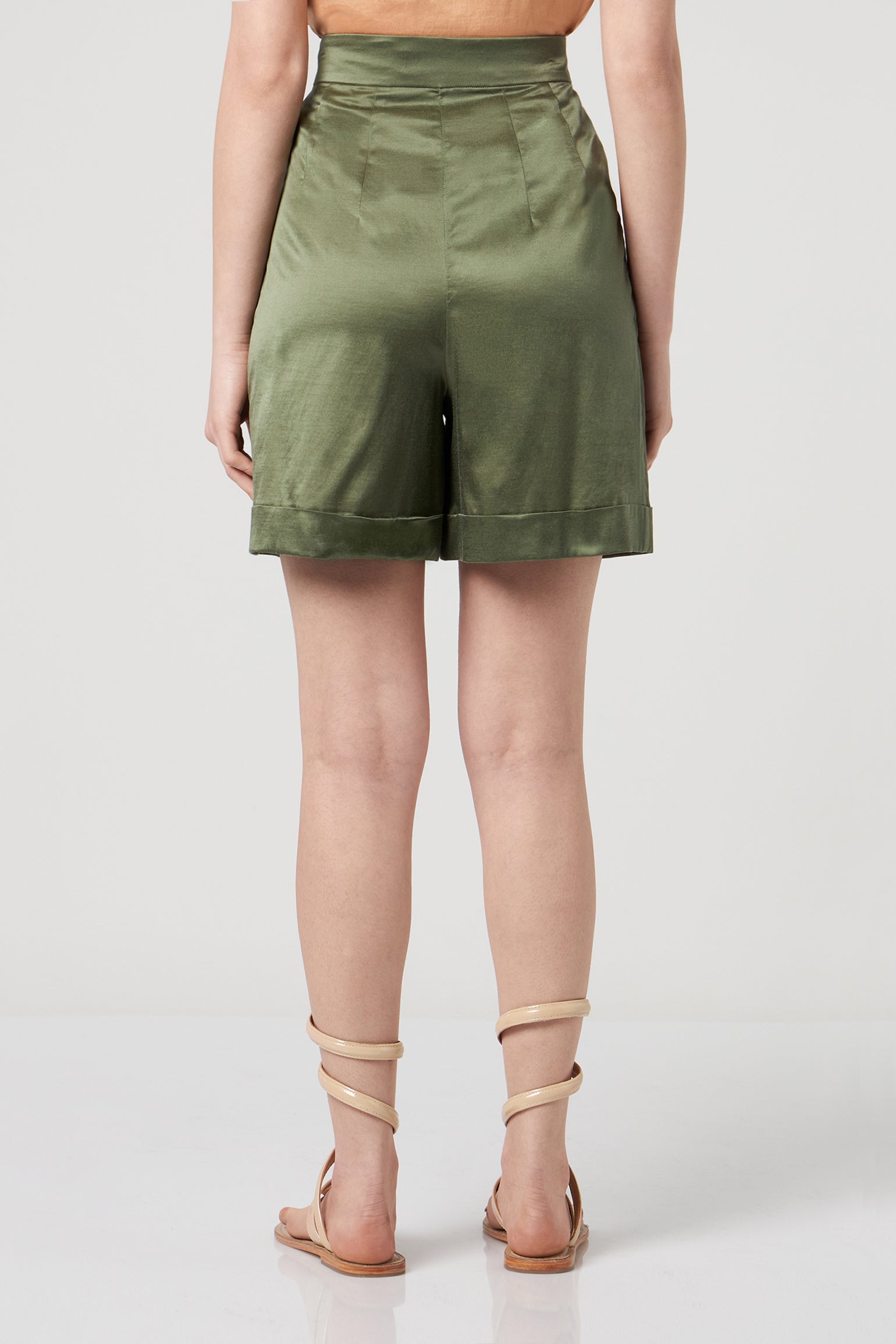 JIJIL Grüne Satin-Shorts