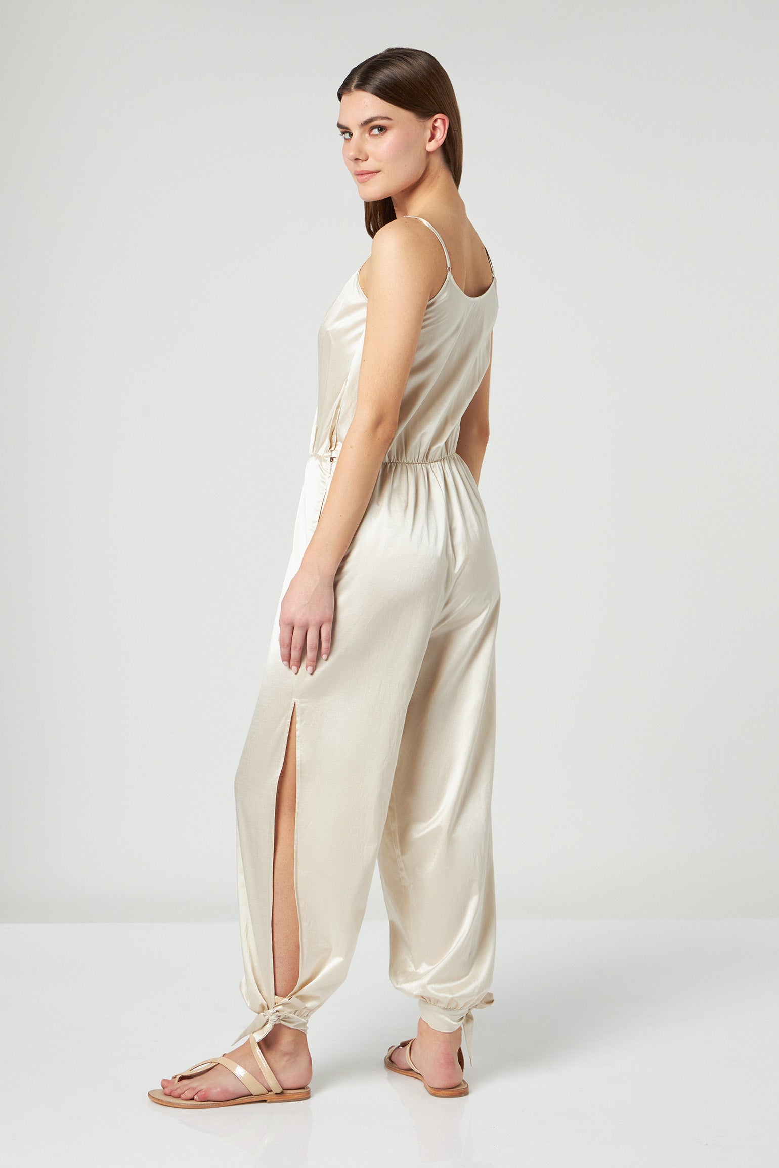 JIJIL Langer Overall aus elfenbeinfarbenem Satin