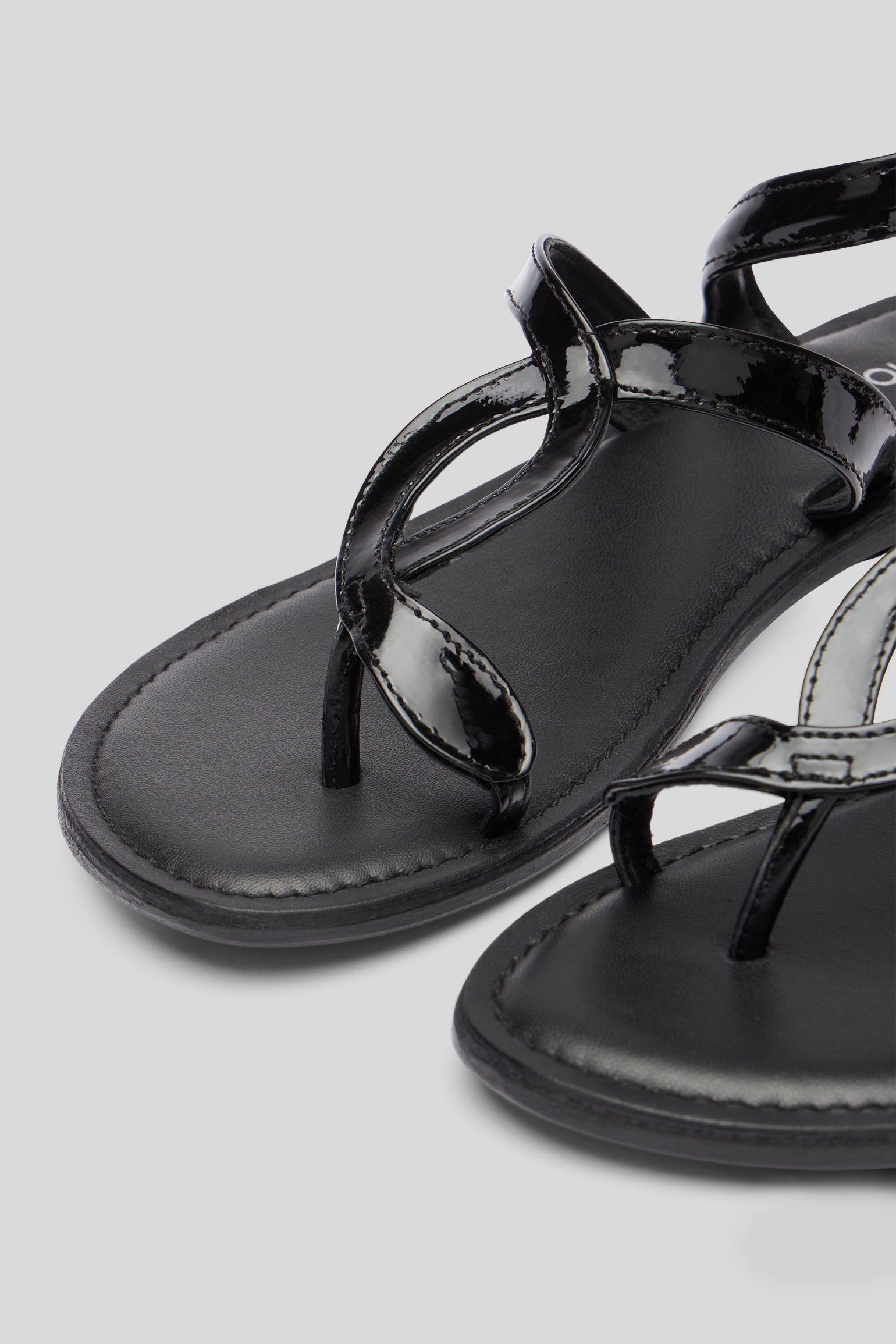 CB FUSION Wickelsandale aus Schwarz Leder