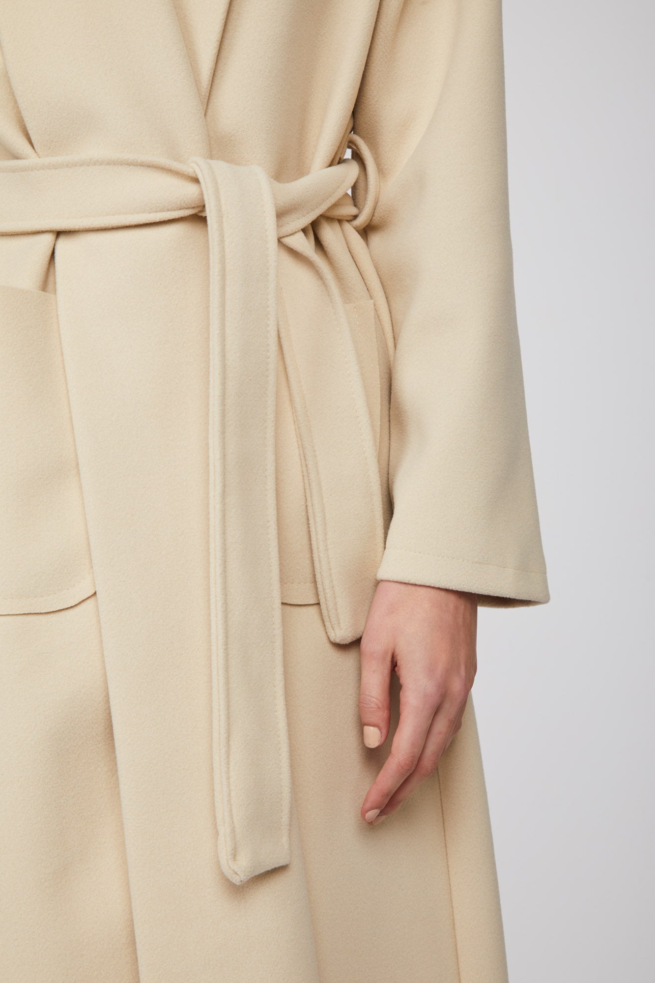 MANGANO Mara Cremefarbener Morgenmantel