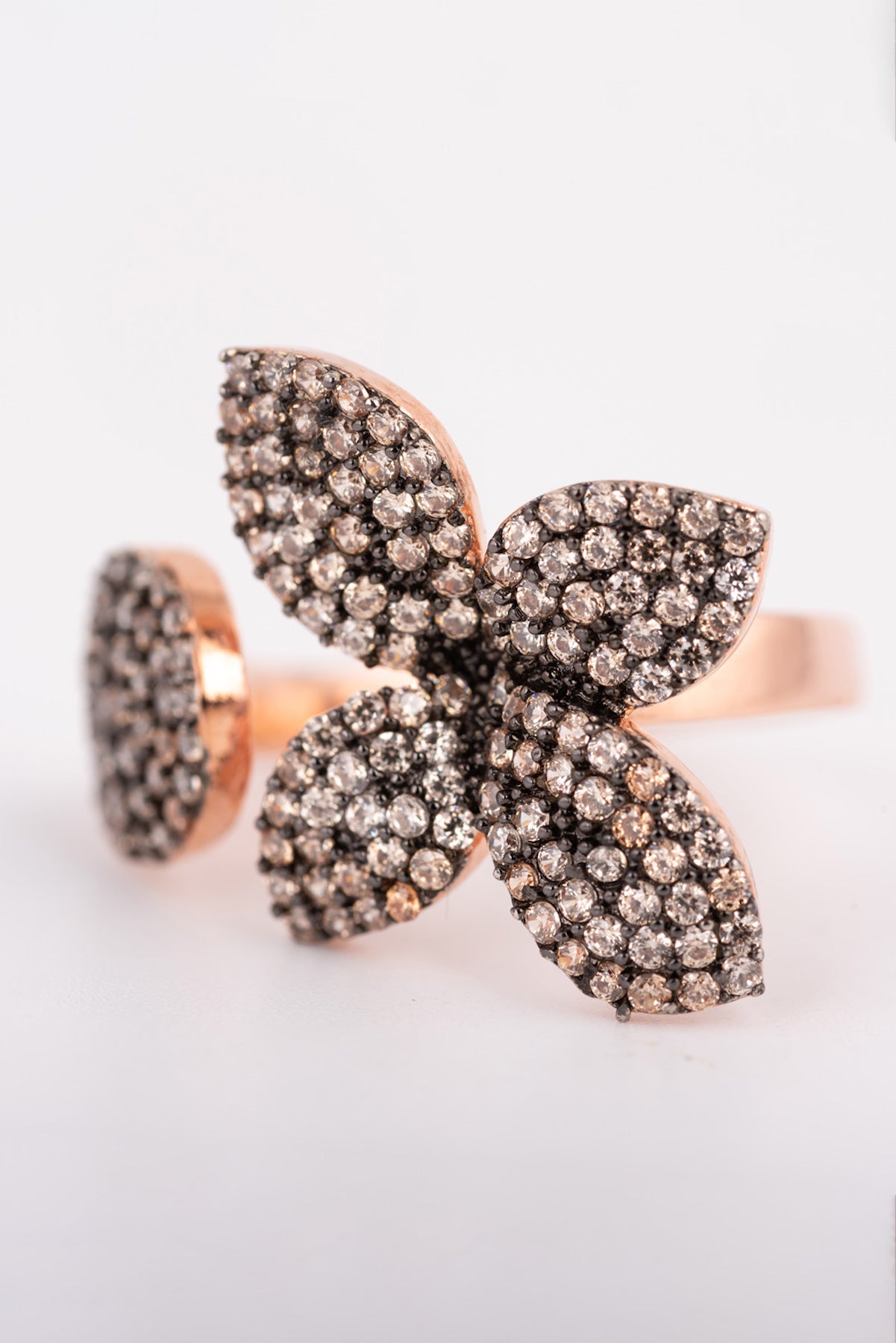 MELUSINA BIJOUX Blumen- und Tropfenring Rose?