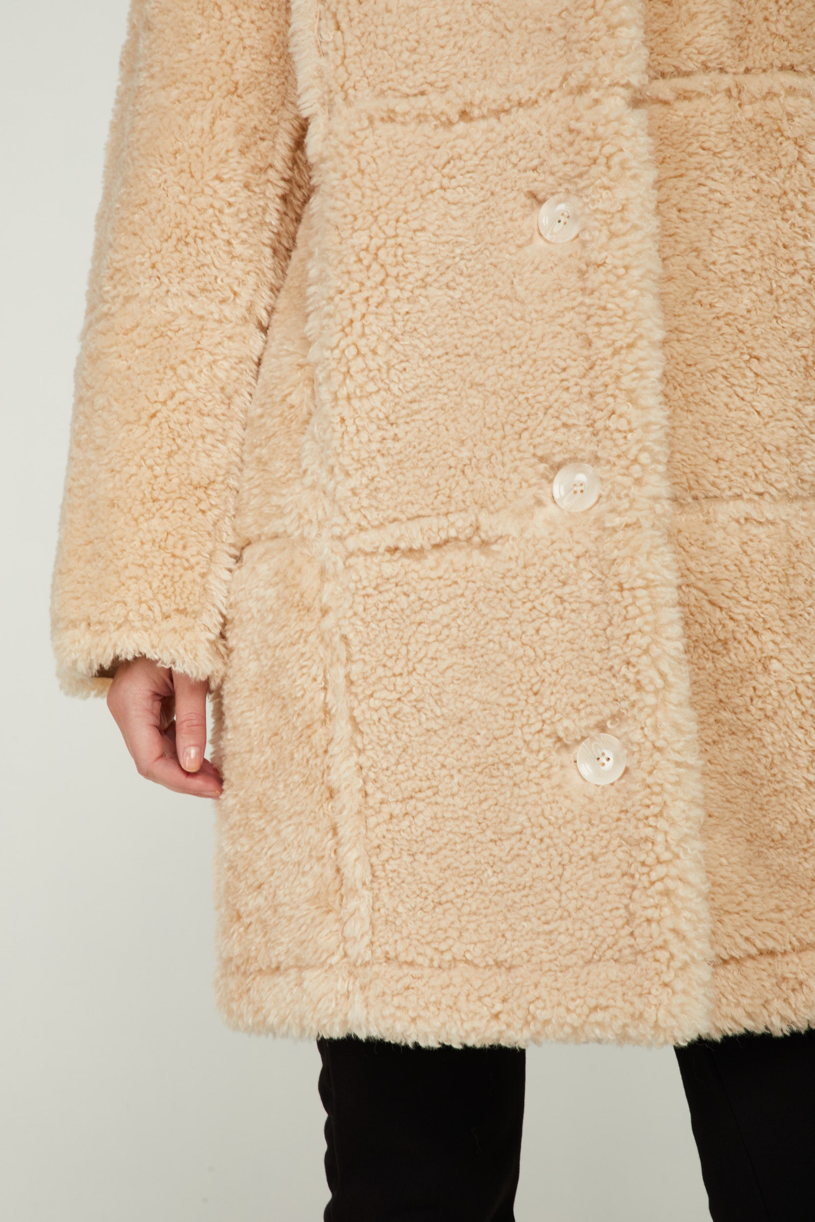 STAND STUDIO Samira Sandmantel