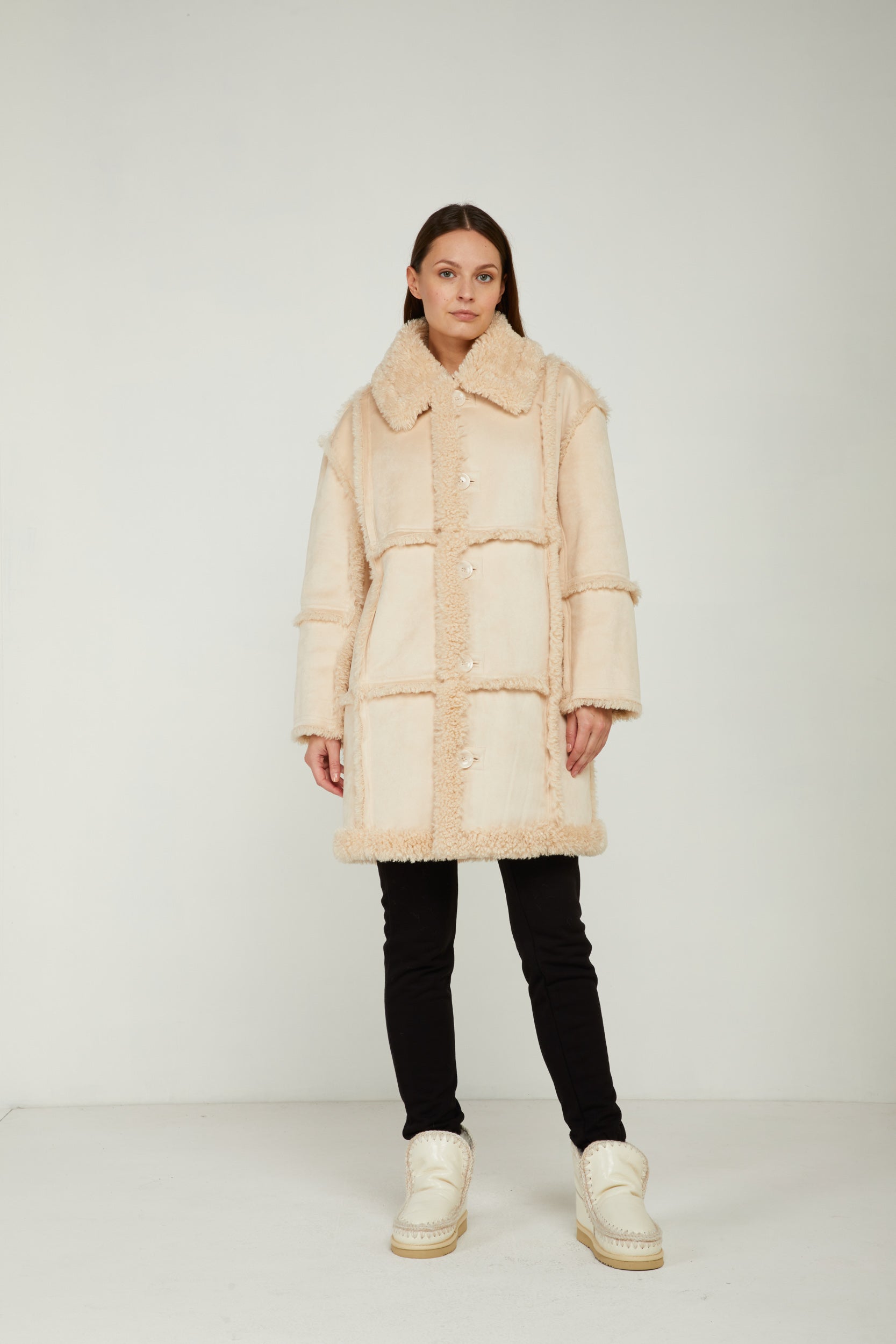 STAND STUDIO Samira Sandmantel