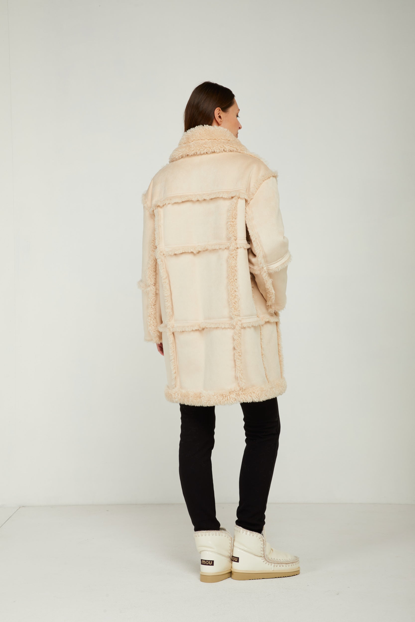 STAND STUDIO Samira Sandmantel