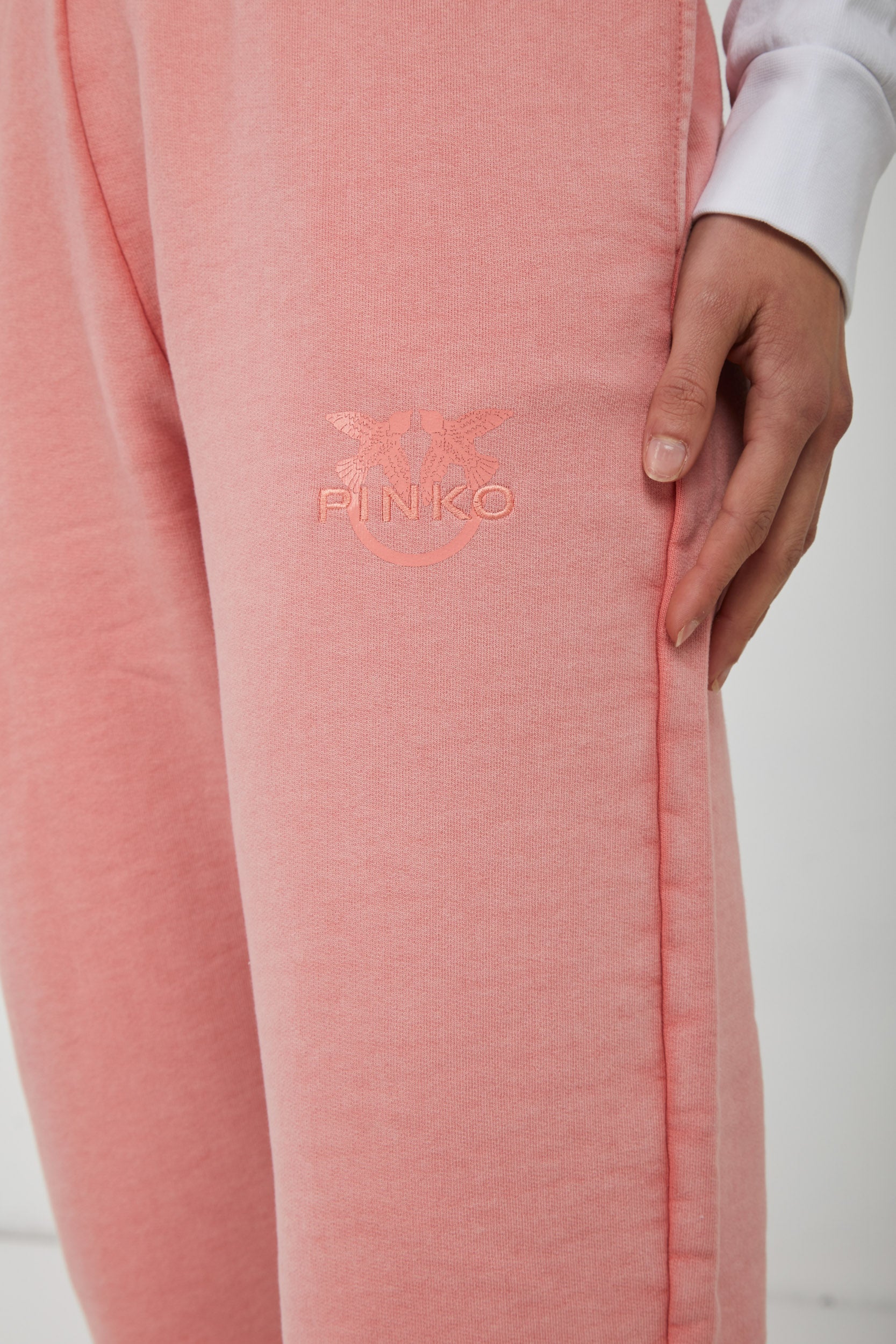 PINKO-Jogginghose mit lachsfarbenem, gesticktem Logo