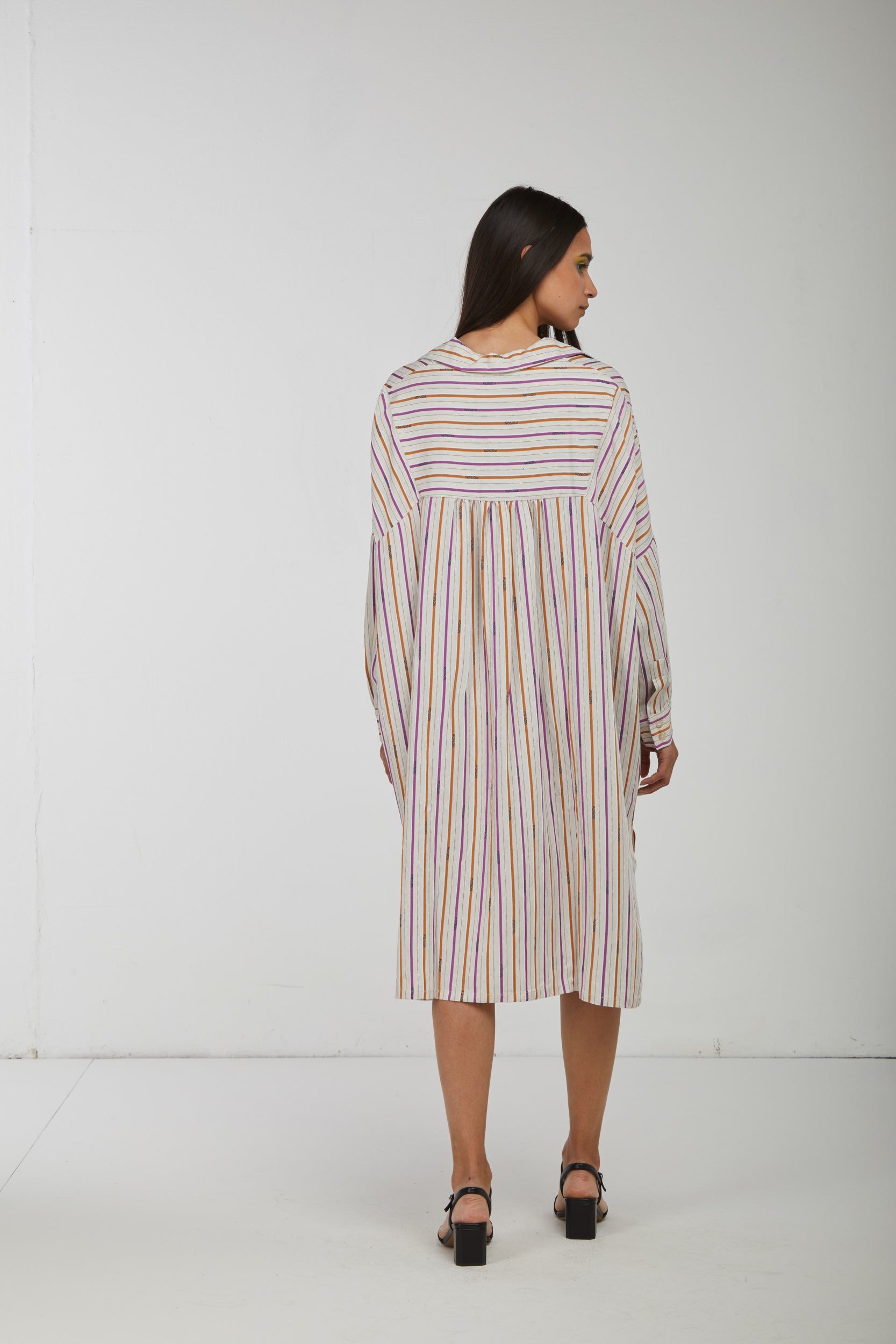 OTTOD'AME Elfenbeinfarbenes, gestreiftes Hemdkleid