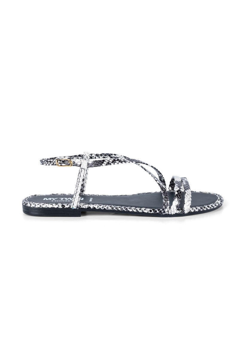 Meine flachen Sandalen mit Python-Print von Twin