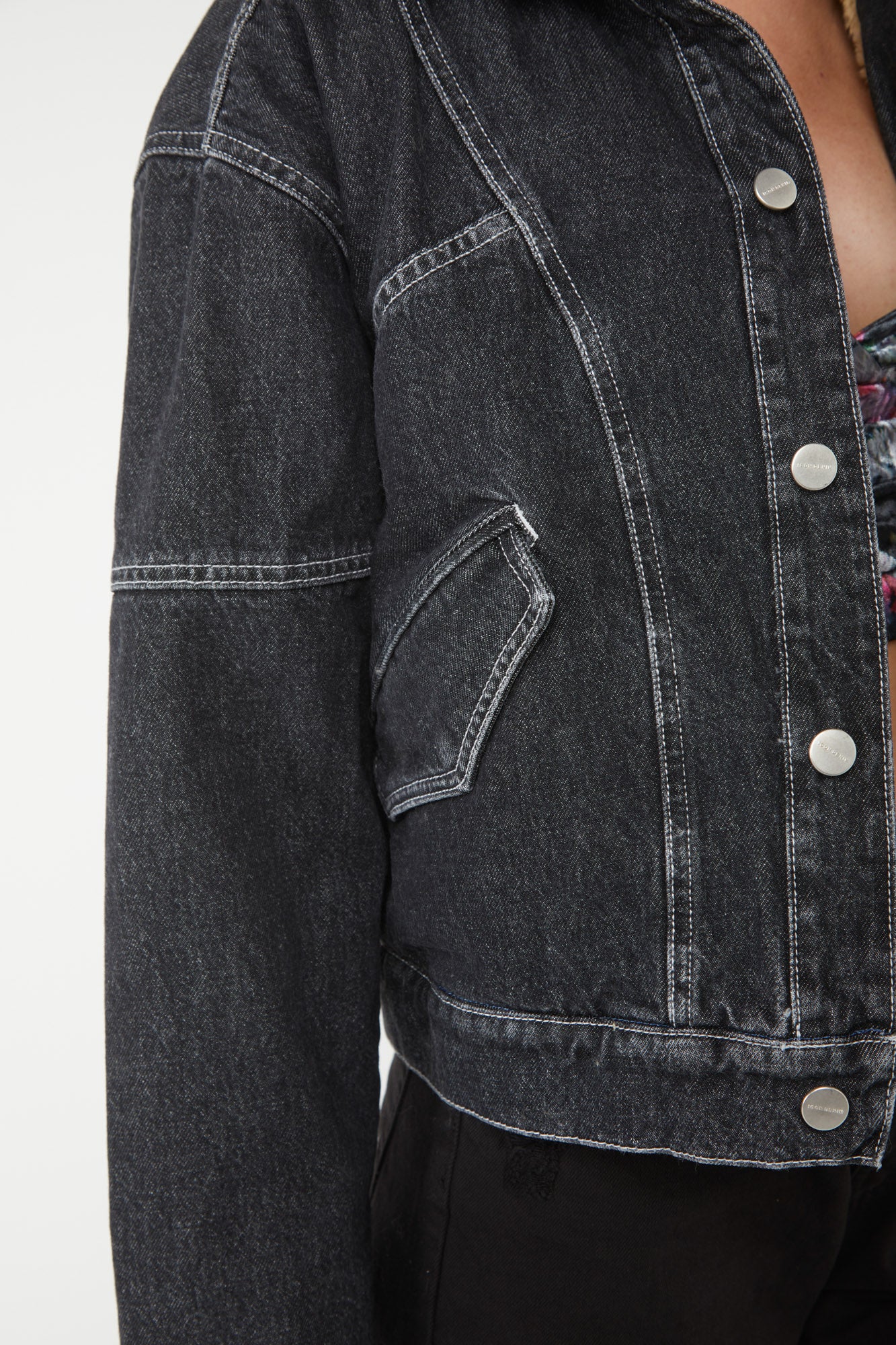 Icon Denim Schwarz Jeansjacke mit Ökofell