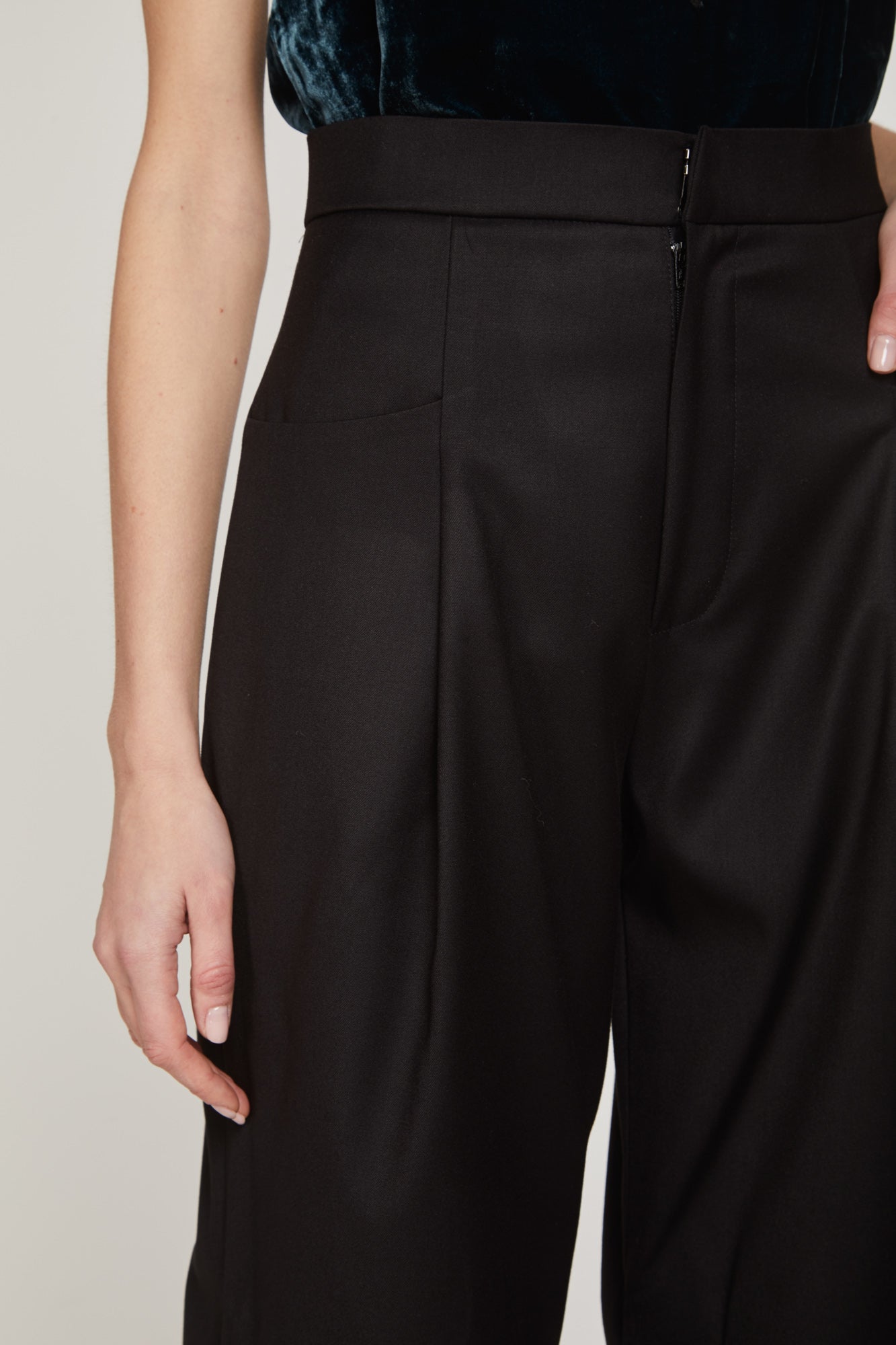 NINEMINUTES Hose The Crew Smocking Schwarz