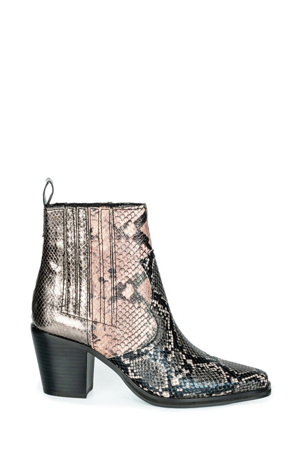 STEVE MADDEN Camperos Geniva Animal Press