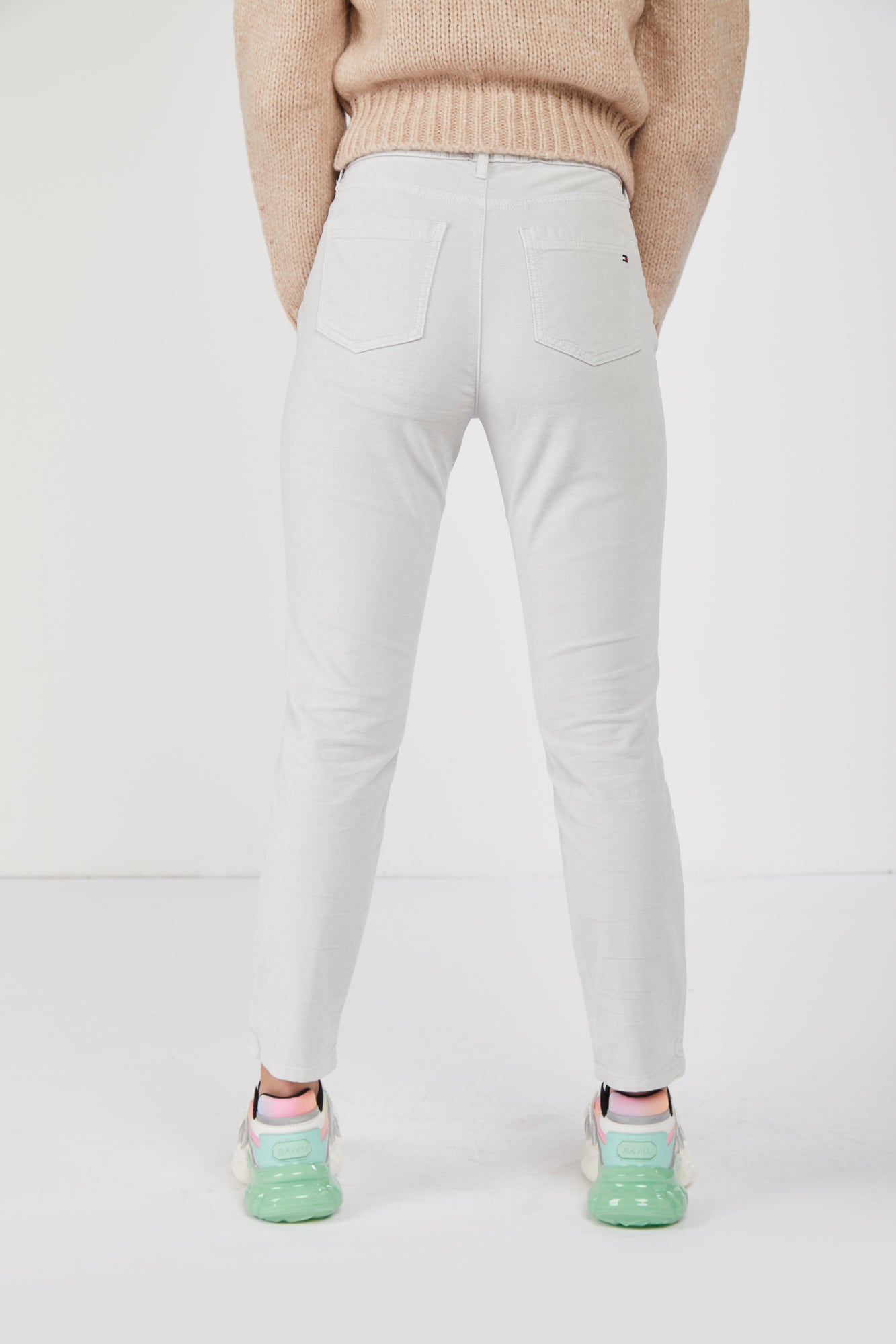 TOMMY HILFIGER Grau Röhrenjeans