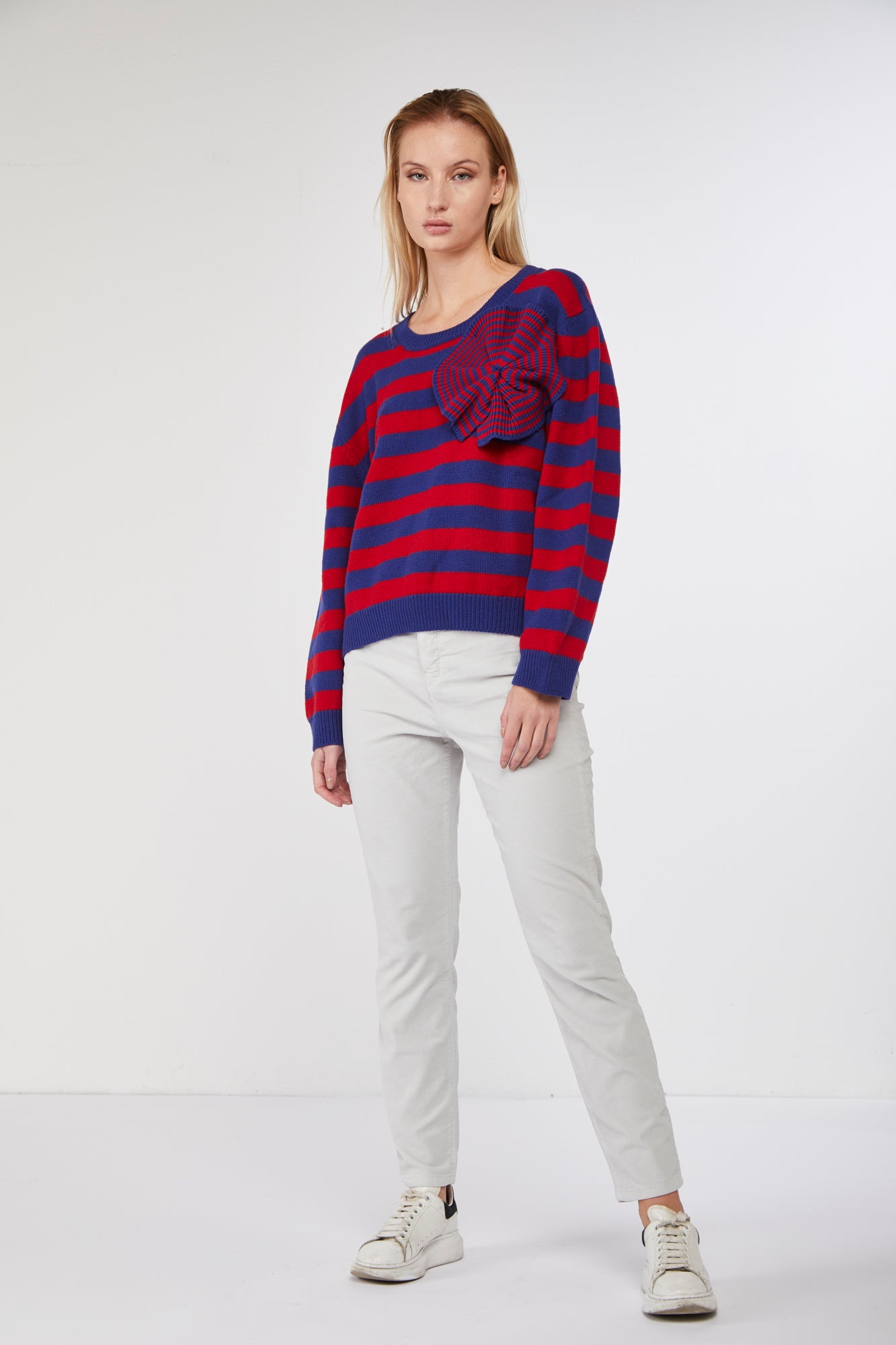 STELLA JEAN Blau - Rote gestreifter Pullover mit Details