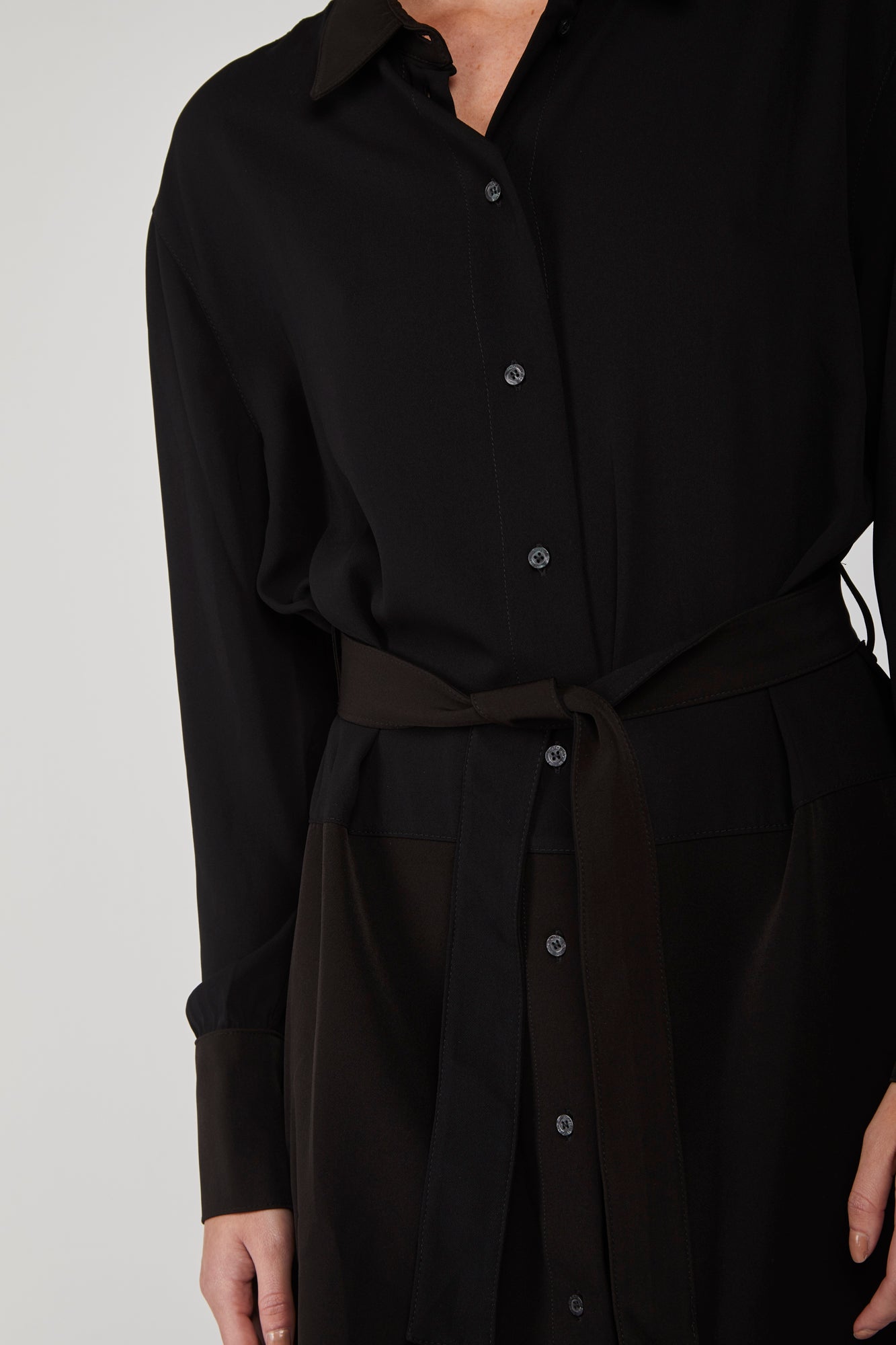 ARMANI EXCHANGE Hemdkleid Schwarz und Braun