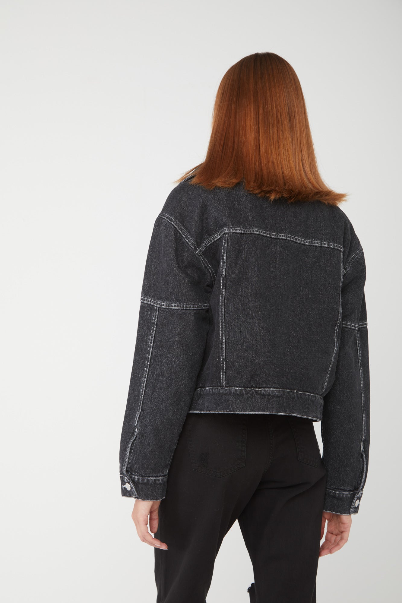 Icon Denim Schwarz Jeansjacke mit Ökofell