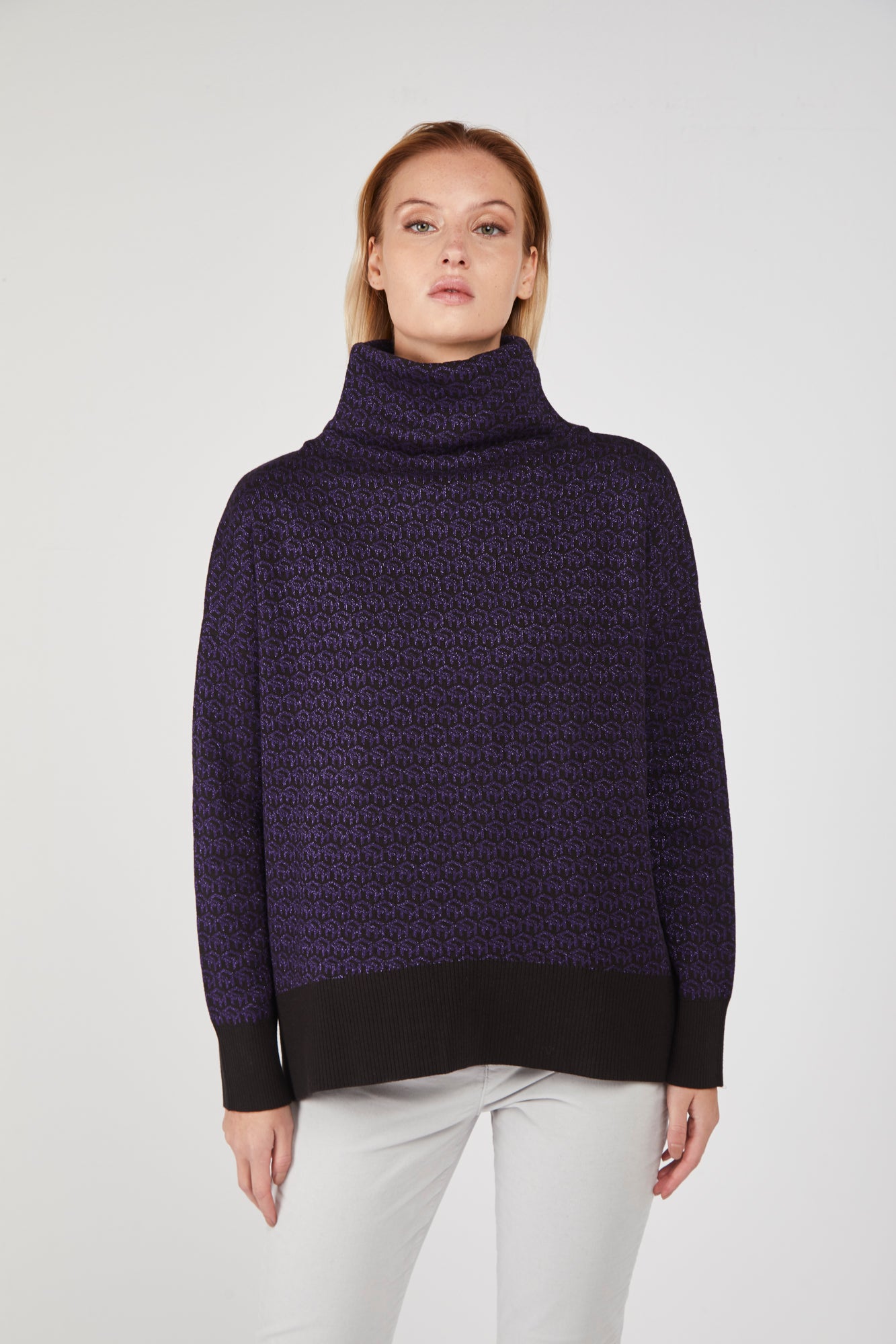 TOMMY HILFIGER Schwarzer Rollkragenpullover mit Glitzer-Monogramm