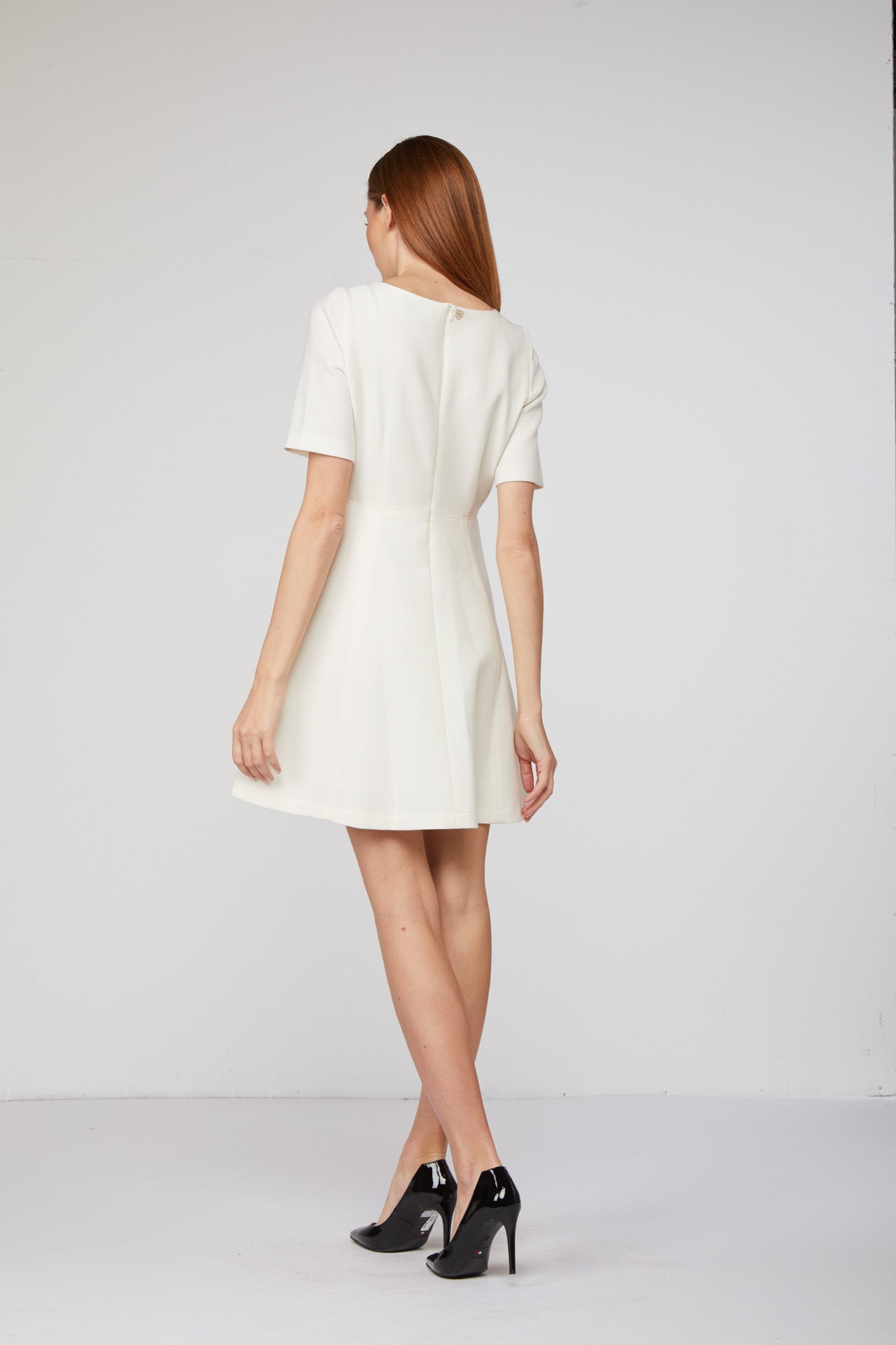 TWINSET Weißes Kleid mit kurzen Ärmeln