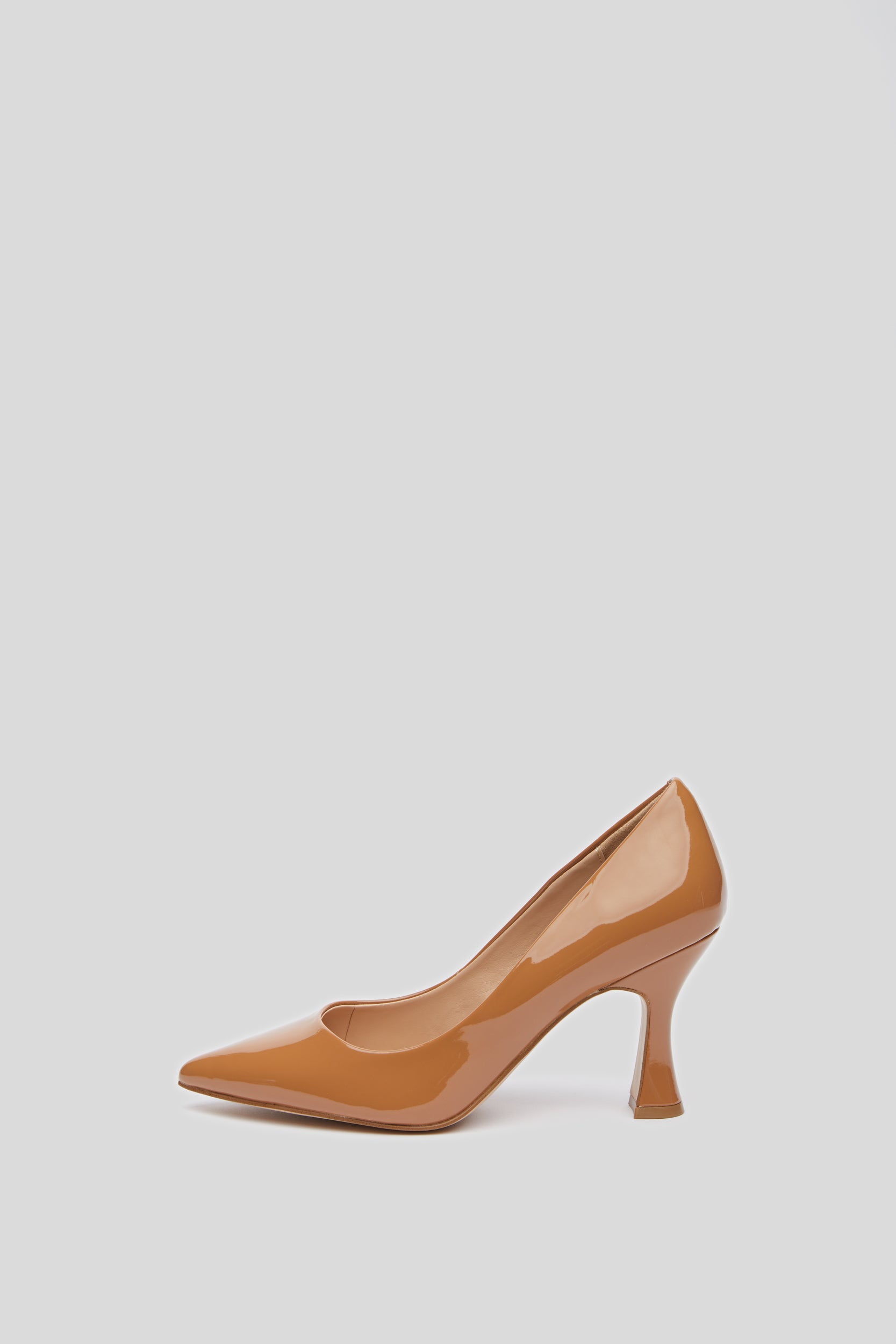 STEVE MADDEN Notary Pumps in Braun Patent